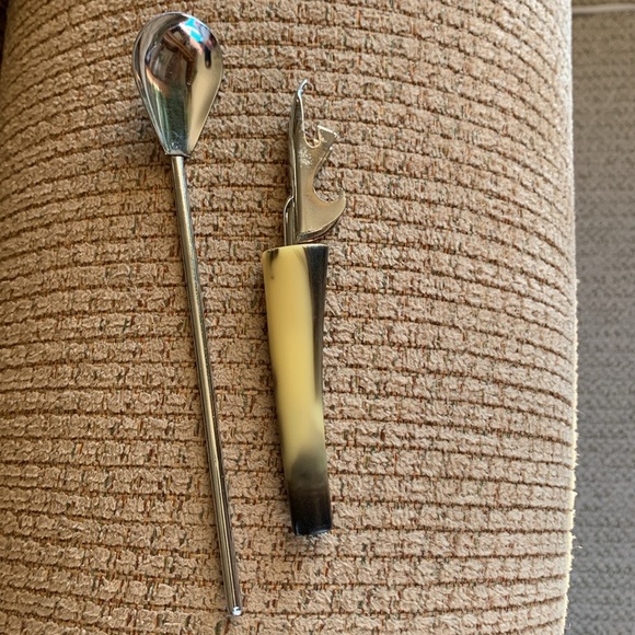 TRAV-L-BAR In Suitcase For Four Guests in Silver With Serving Tray, Bar Utensils - Picture 7 of 17